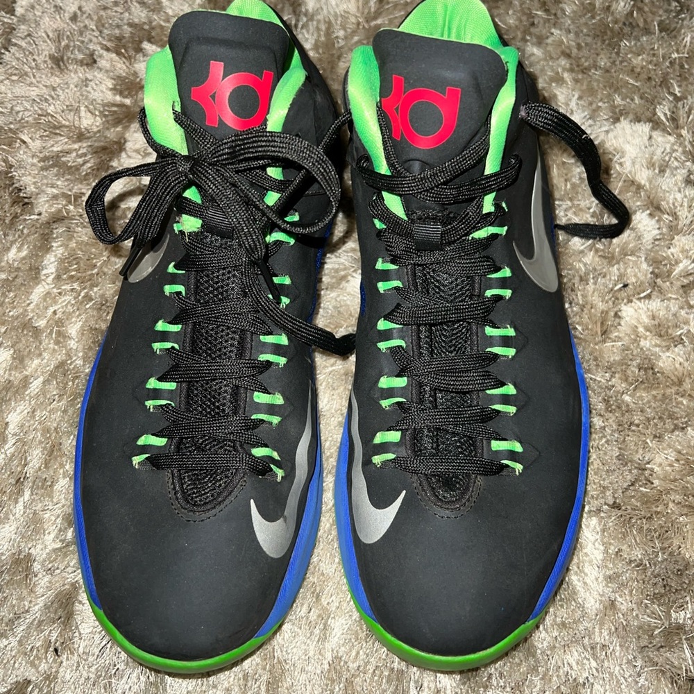KD V Size 7 GS